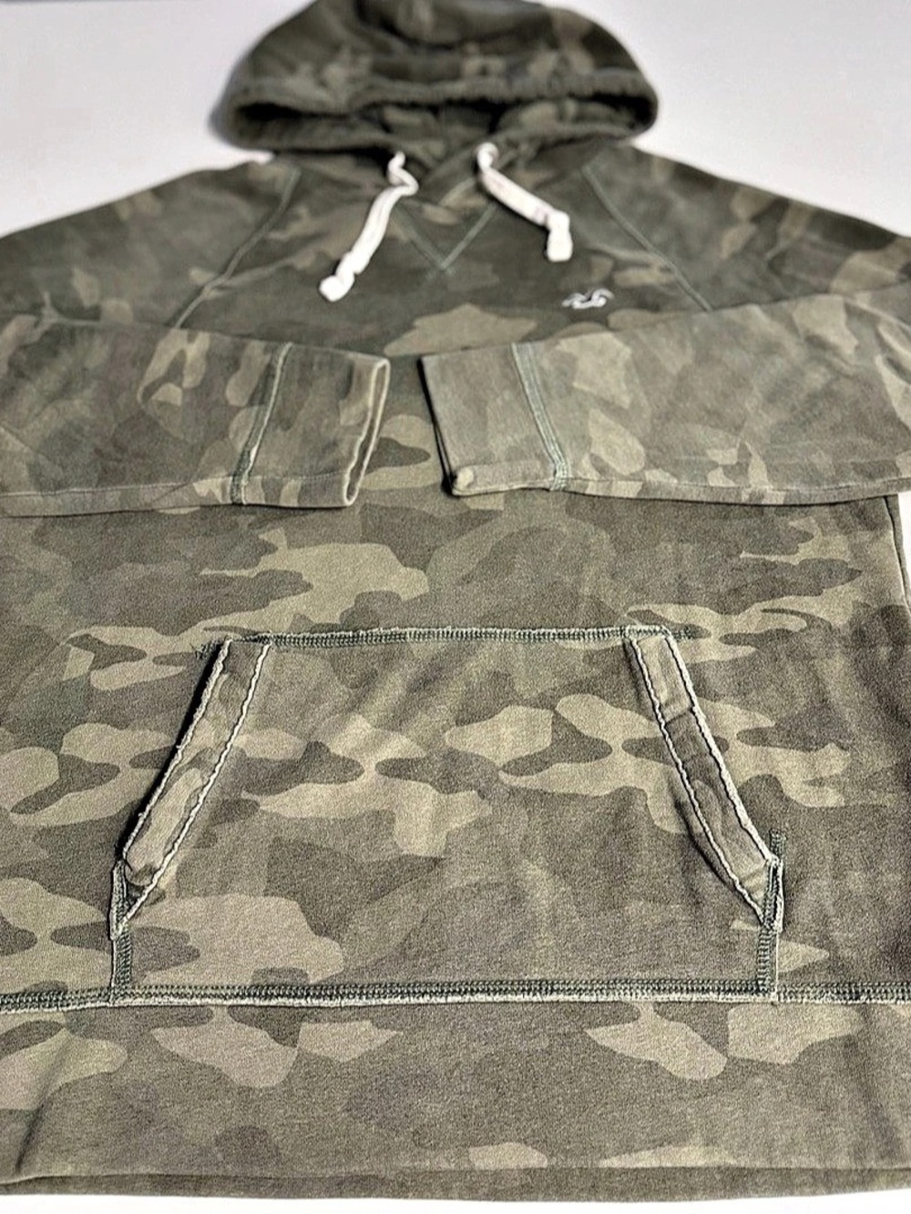 Hollister Camo Pullover Hoodie Green Medium